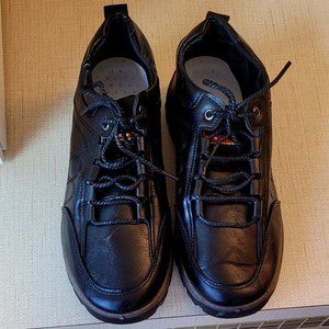 NWOT  Black Mens Casual Shoes Sz 8